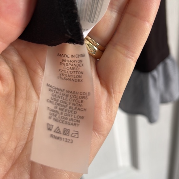 Vince Camuto pullover long sleeve top with faux striped cuffs. - Picture 3 of 5